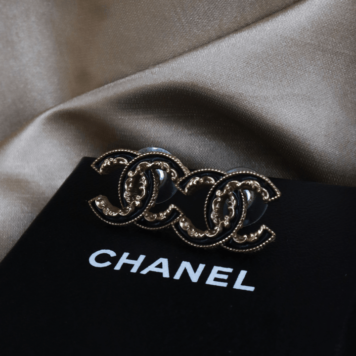 CHANEL 黑金雙C Logo 耳環｜2023年款 超罕見款｜附原盒 - Vintasy