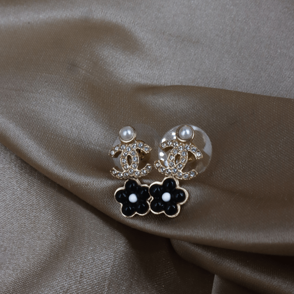CHANEL 花朵珍珠 CC 垂墜耳環｜2021年款 - Vintasy