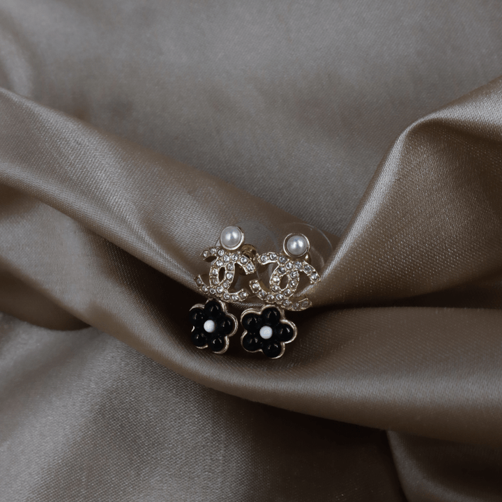 CHANEL 花朵珍珠 CC 垂墜耳環｜2021年款 - Vintasy