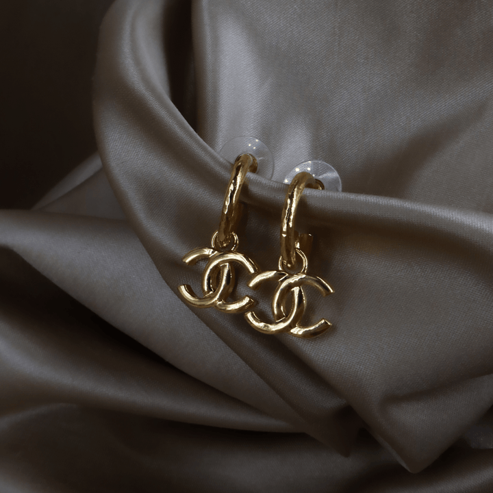 Chanel 經典金色CC Drop Hoop Earrings 小圈垂墜耳環 ｜ 未使用品 2024年產品 - Vintasy