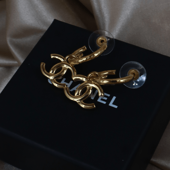 Chanel 經典金色CC Drop Hoop Earrings 小圈垂墜耳環 ｜ 未使用品 2024年產品 - Vintasy