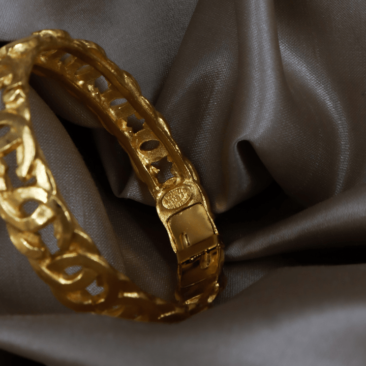 CHANEL CC Logo 金色鏈環手鐲｜附原盒 ｜ 1996年款收藏級 | 全網唯一款 - Vintasy