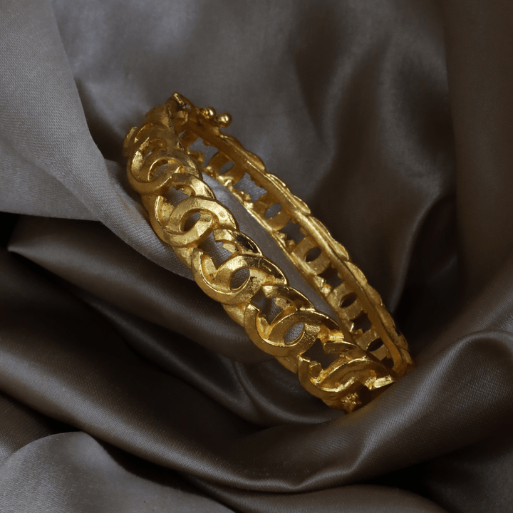 CHANEL CC Logo 金色鏈環手鐲｜附原盒 ｜ 1996年款收藏級 | 全網唯一款 - Vintasy