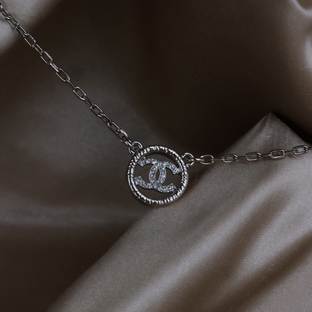 CHANEL COCO雙C 吊墜水晶項鏈 ｜2022年款｜附原盒未使用 - Vintasy