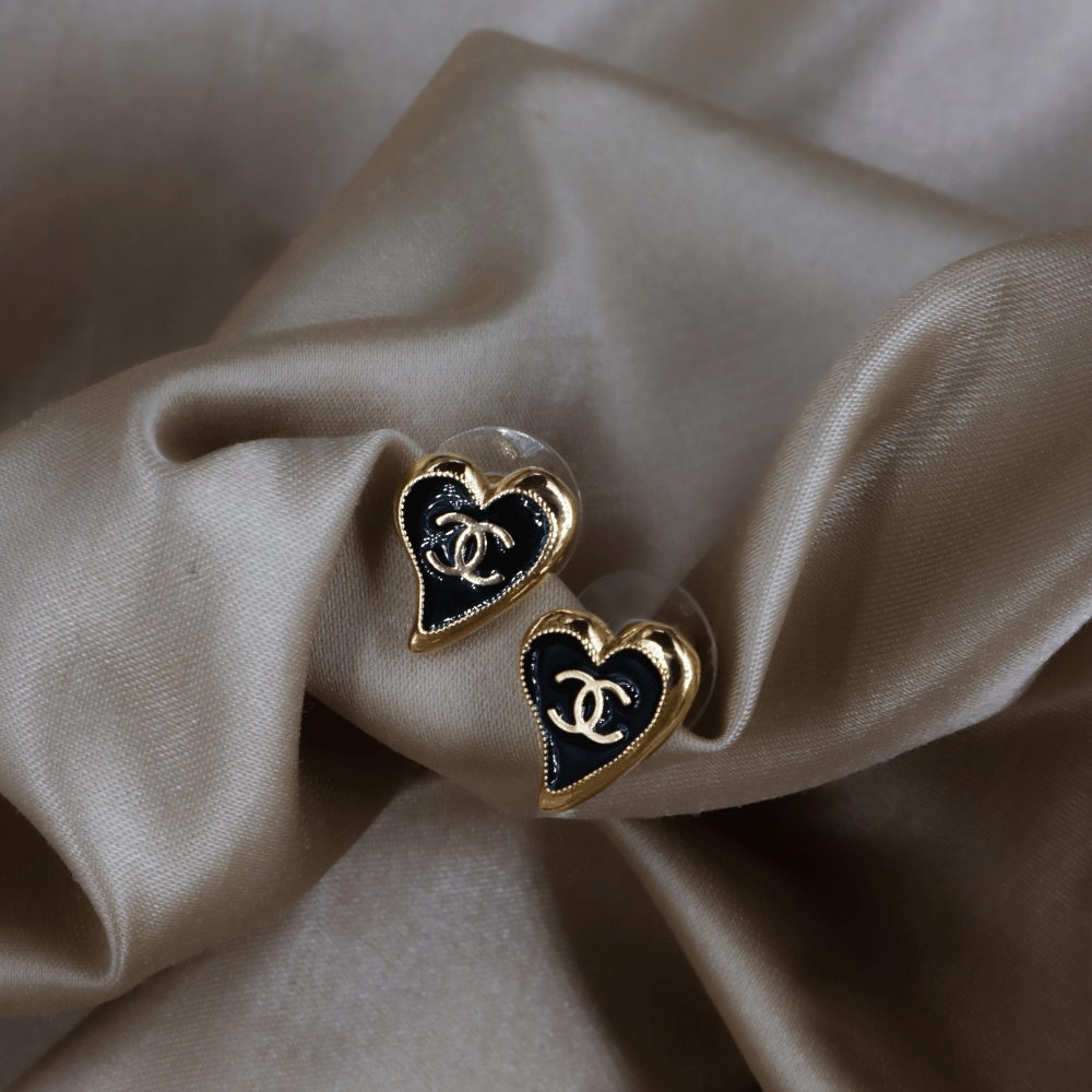 CHANEL Heart CC Earrings | A22 系列 ｜極罕心心 - Vintasy