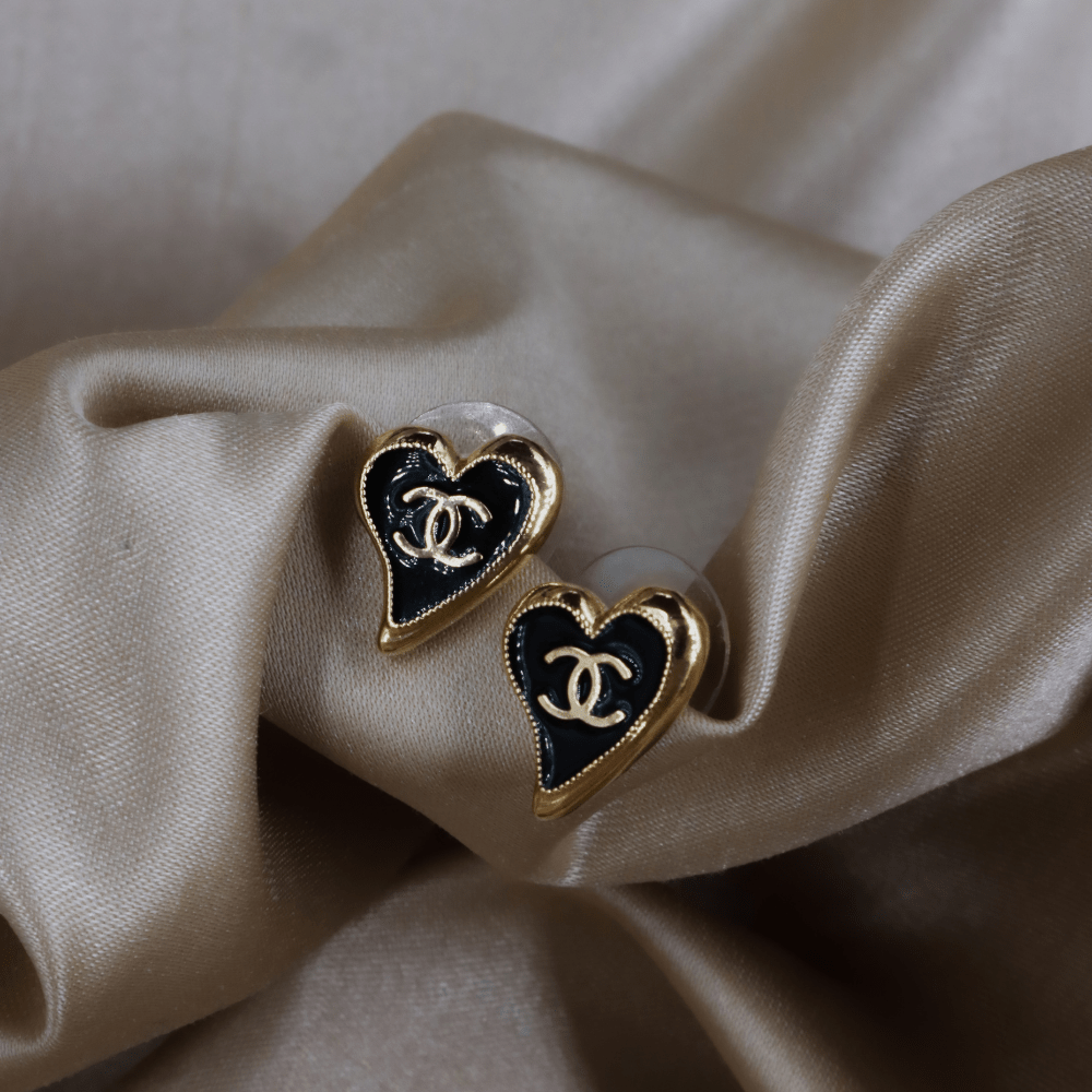 CHANEL Heart CC Earrings | A22 系列 ｜極罕心心 - Vintasy