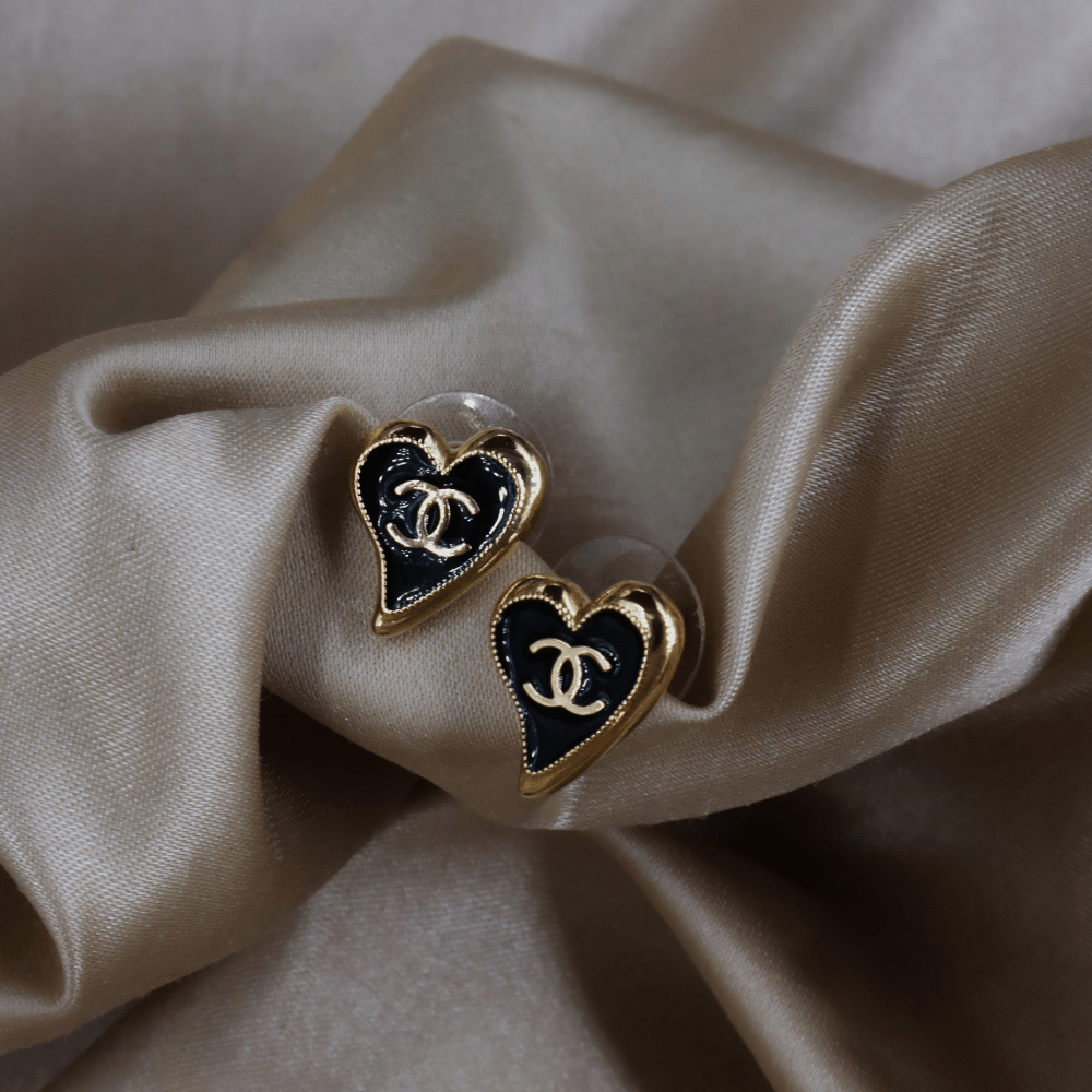 CHANEL Heart CC Earrings | A22 系列 ｜極罕心心 - Vintasy