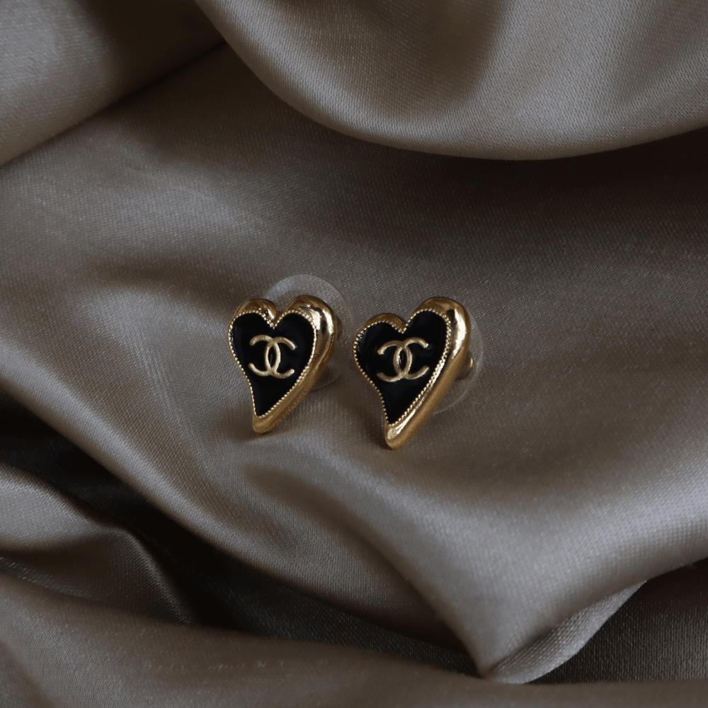 CHANEL Heart CC Earrings | A22 系列 ｜極罕心心 - Vintasy