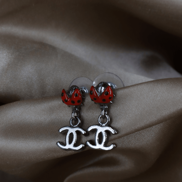 CHANEL Ladybug CC Logo 耳環 ｜ 2003年 未使用 - Vintasy