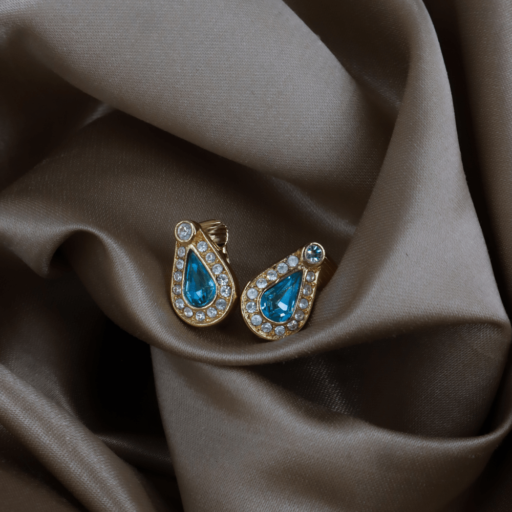 CHRISTIAN DIOR 復古金色水滴水藍水晶耳夾 ｜1990年代 - Vintasy項鏈