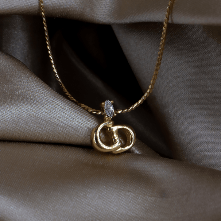 CHRISTIAN DIOR 貓眼閃石吊墜項鏈 | 經典1990年代款式 - Vintasy項鏈