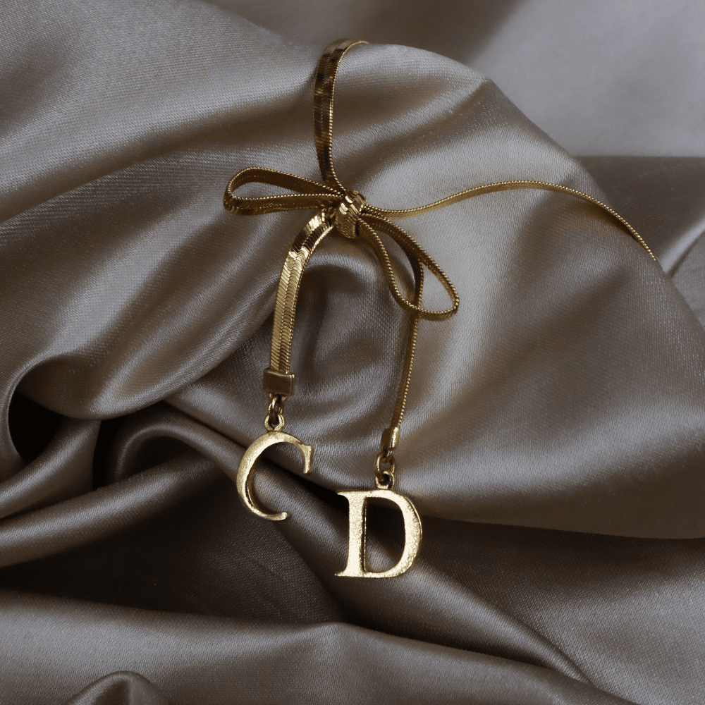 CHRISTIAN DIOR 金色緞帶手鏈 ｜ 2000年代初 - Vintasy