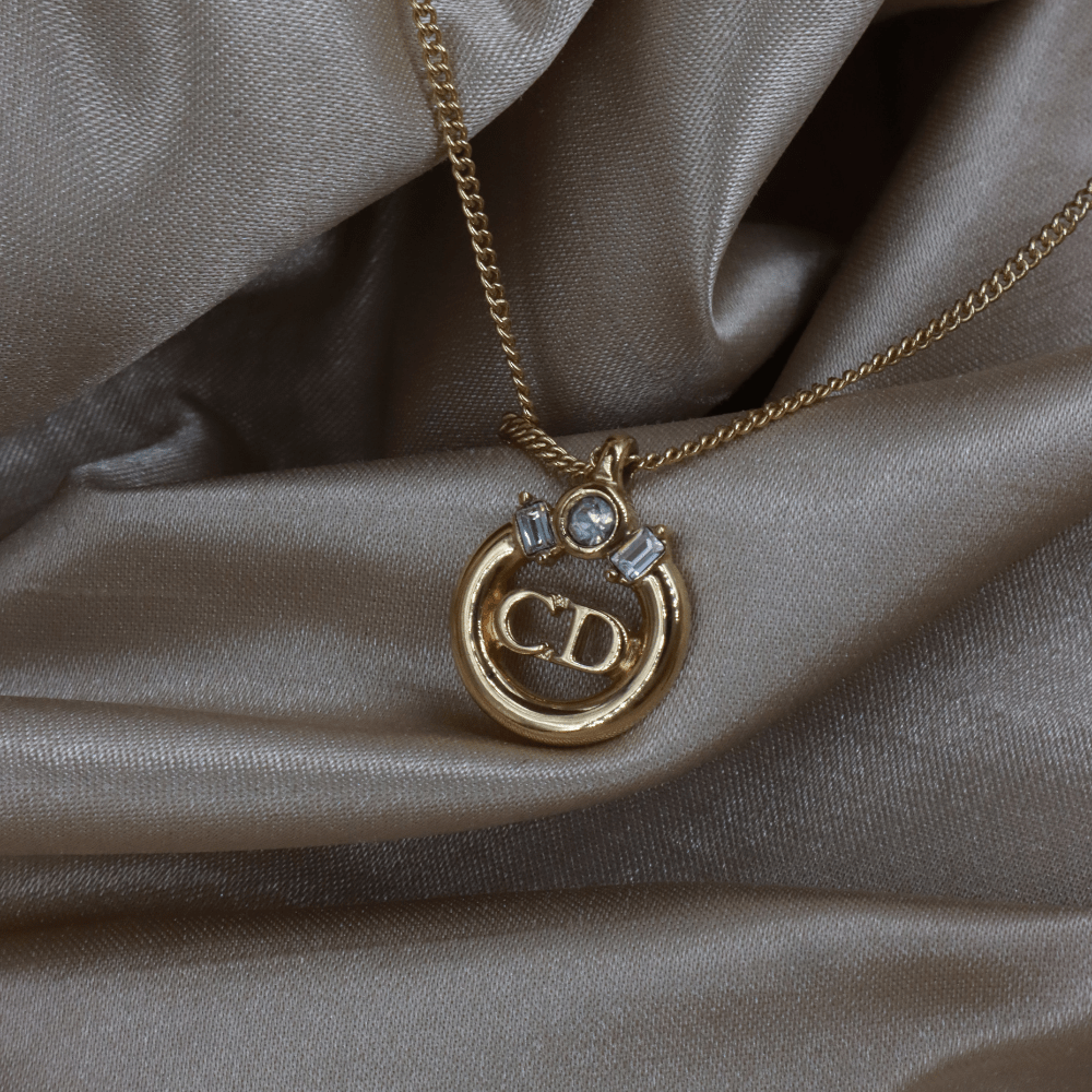 CHRISTIAN DIOR CD圓牌水晶吊墜項鏈 | 1990年代系列｜附原盒 未使用｜送禮必備 - Vintasy項鏈