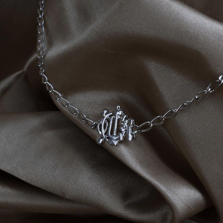 CHRISTIAN DIOR 銀色CD字母馬車花押徽章項鏈 ｜未使用品 ｜2000年代復古款 - Vintasy項鏈