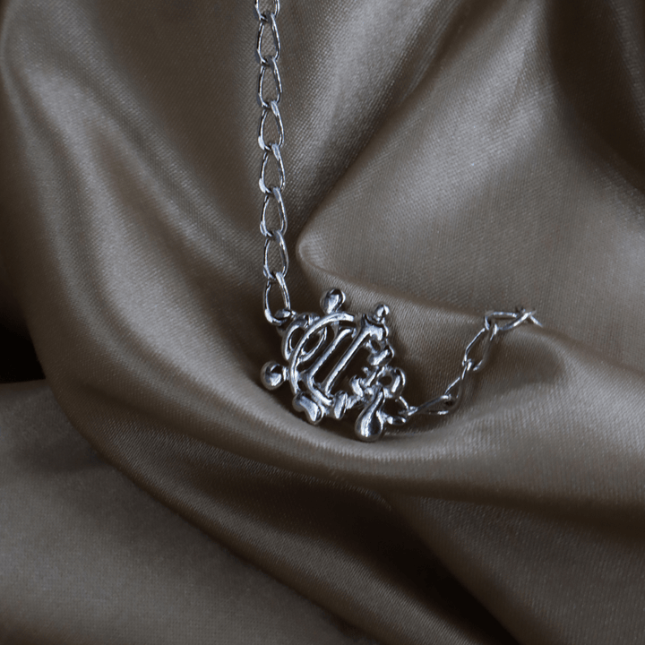 CHRISTIAN DIOR 銀色CD字母馬車花押徽章項鏈 ｜未使用品 ｜2000年代復古款 - Vintasy項鏈