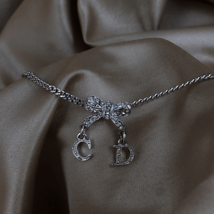 CHRISTIAN DIOR CD 蝴蝶結水晶手鏈 ｜2000年代熱賣款 - Vintasy項鏈