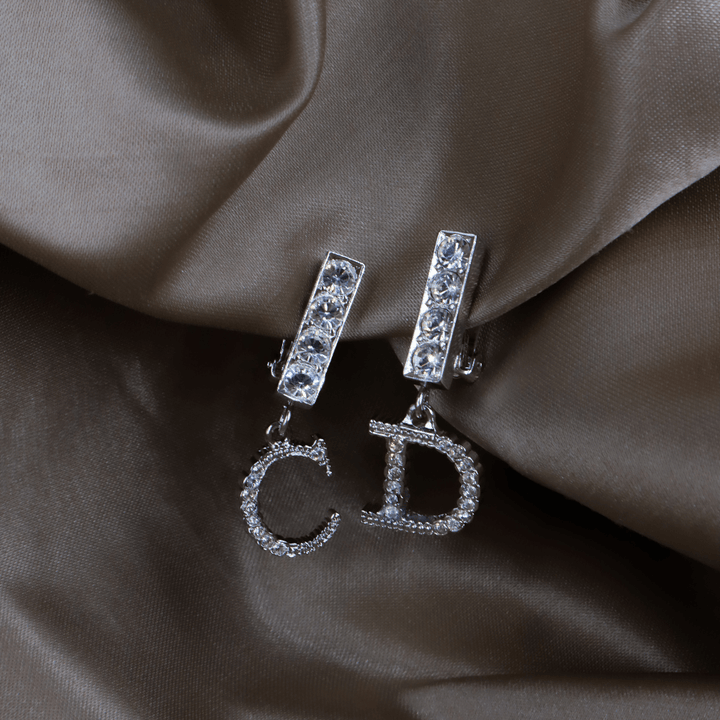 CHRISTIAN DIOR 不對稱 CD 水晶垂墜耳夾（銀色）｜2000年代 ｜｜VINTASY 中古美品 ｜ 香港最大型中古首飾收藏店｜ dior ｜ 耳環