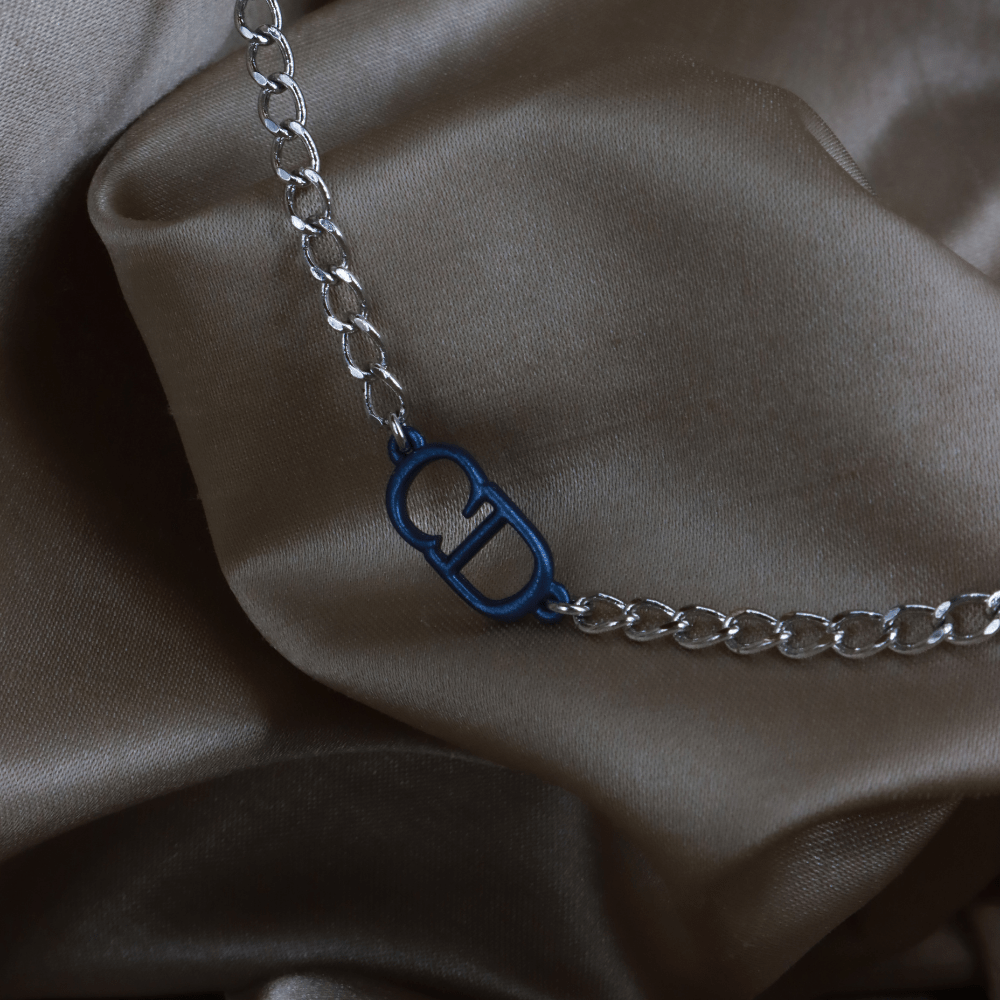 CHRISTIAN DIOR CD Icon 藍色琺瑯Logo銀色項鏈 - Vintasy