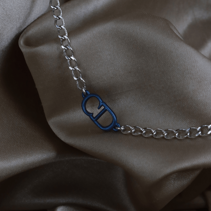 CHRISTIAN DIOR CD Icon 藍色琺瑯Logo銀色項鏈 - Vintasy