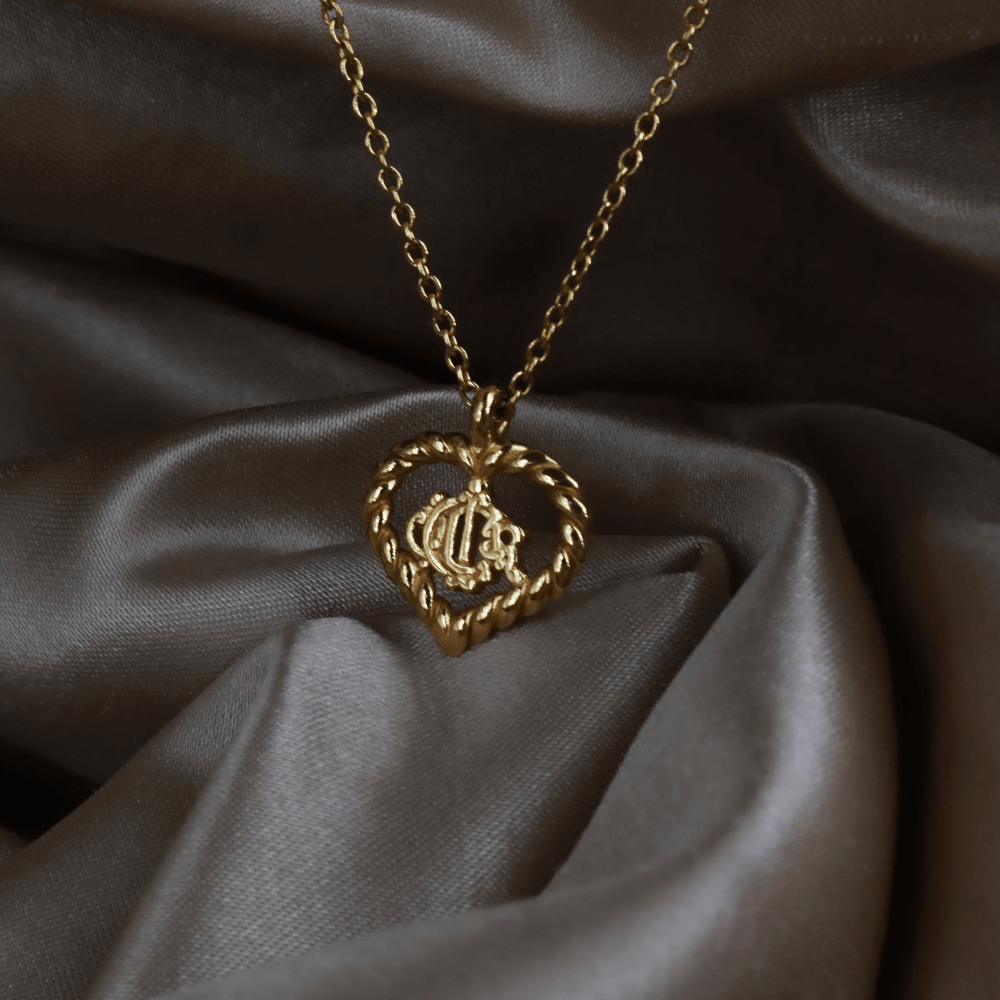 CHRISTIAN DIOR 金色愛心馬車 CD Logo 項鏈（Heart Logo Pendant款）｜1990年代經典 - Vintasy項鏈
