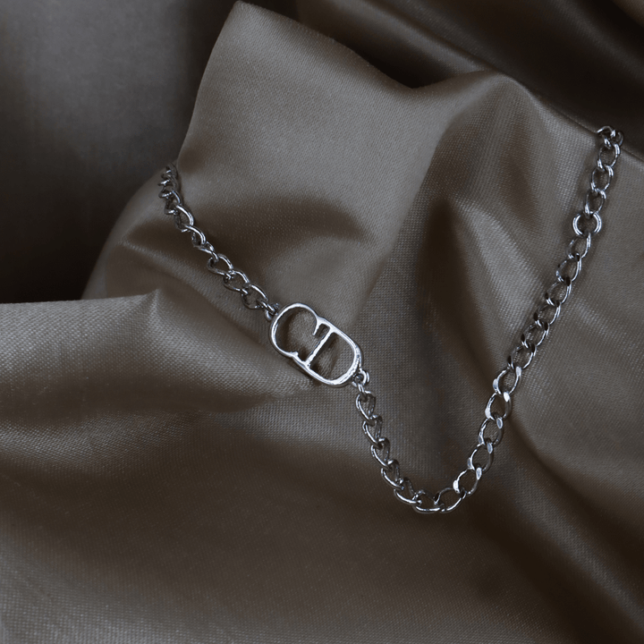 CHRISTIAN DIOR CD Logo 手鏈 ｜簡約熱門 - Vintasy項鏈