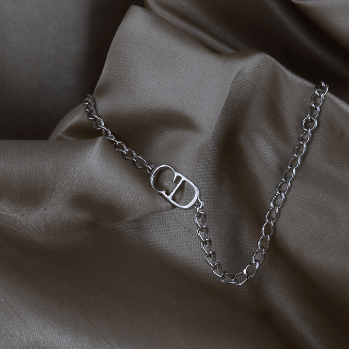 CHRISTIAN DIOR CD Logo 手鏈 ｜簡約熱門 - Vintasy項鏈