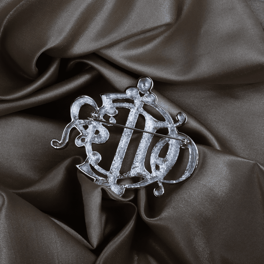CHRISTIAN DIOR CD Logo 銀色花押胸針 - Vintasy