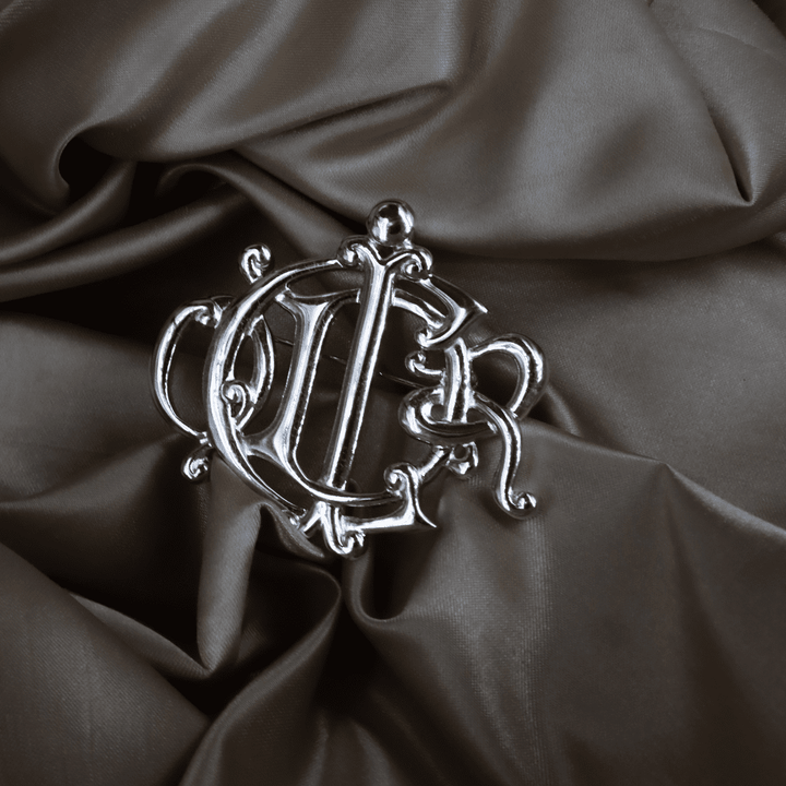 CHRISTIAN DIOR CD Logo 銀色花押胸針 - Vintasy