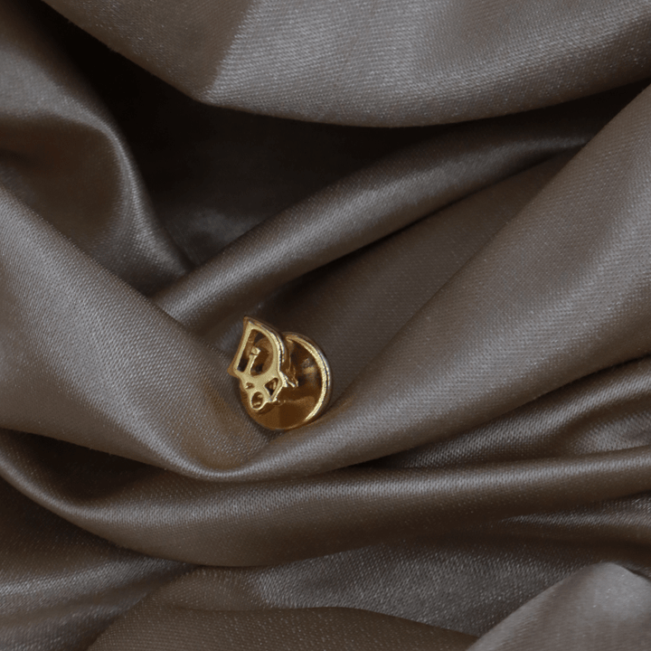 CHRISTIAN DIOR 金色CD Logo迷你胸針（Paris–New York Vintage Pin款） - Vintasy扣針