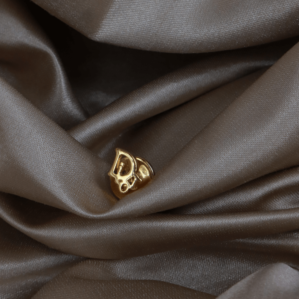CHRISTIAN DIOR 金色CD Logo迷你胸針（Paris–New York Vintage Pin款） - Vintasy扣針