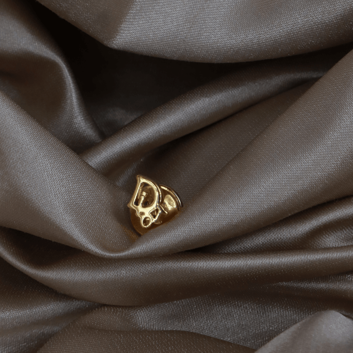 CHRISTIAN DIOR 金色CD Logo迷你胸針（Paris–New York Vintage Pin款） - Vintasy扣針
