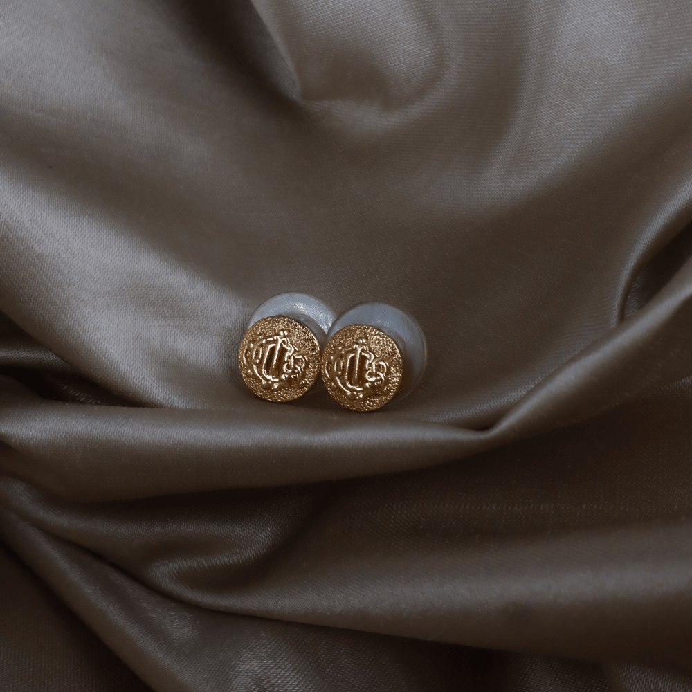 CHRISTIAN DIOR CD Monogram 圓章耳環（金色）｜1980年代 ｜｜VINTASY 中古美品 ｜ 香港最大型中古首飾收藏店｜ dior ｜ 耳環