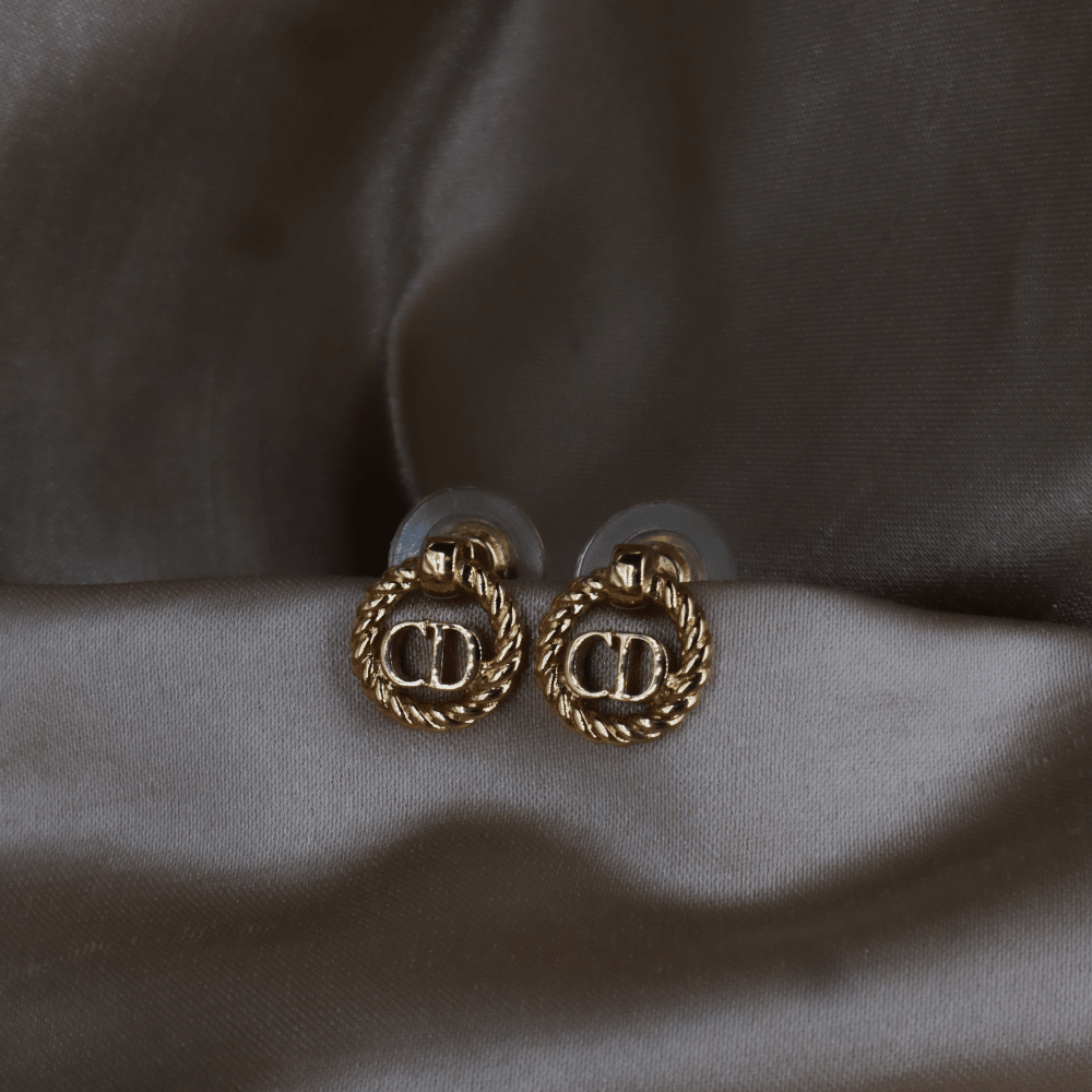 CHRISTIAN DIOR CD 扭紋圓環耳環（金色）｜未使用級美品 - Vintasy耳環