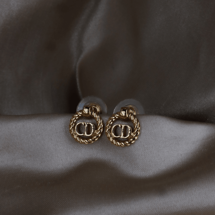 CHRISTIAN DIOR CD 扭紋圓環耳環（金色）｜未使用級美品 - Vintasy耳環