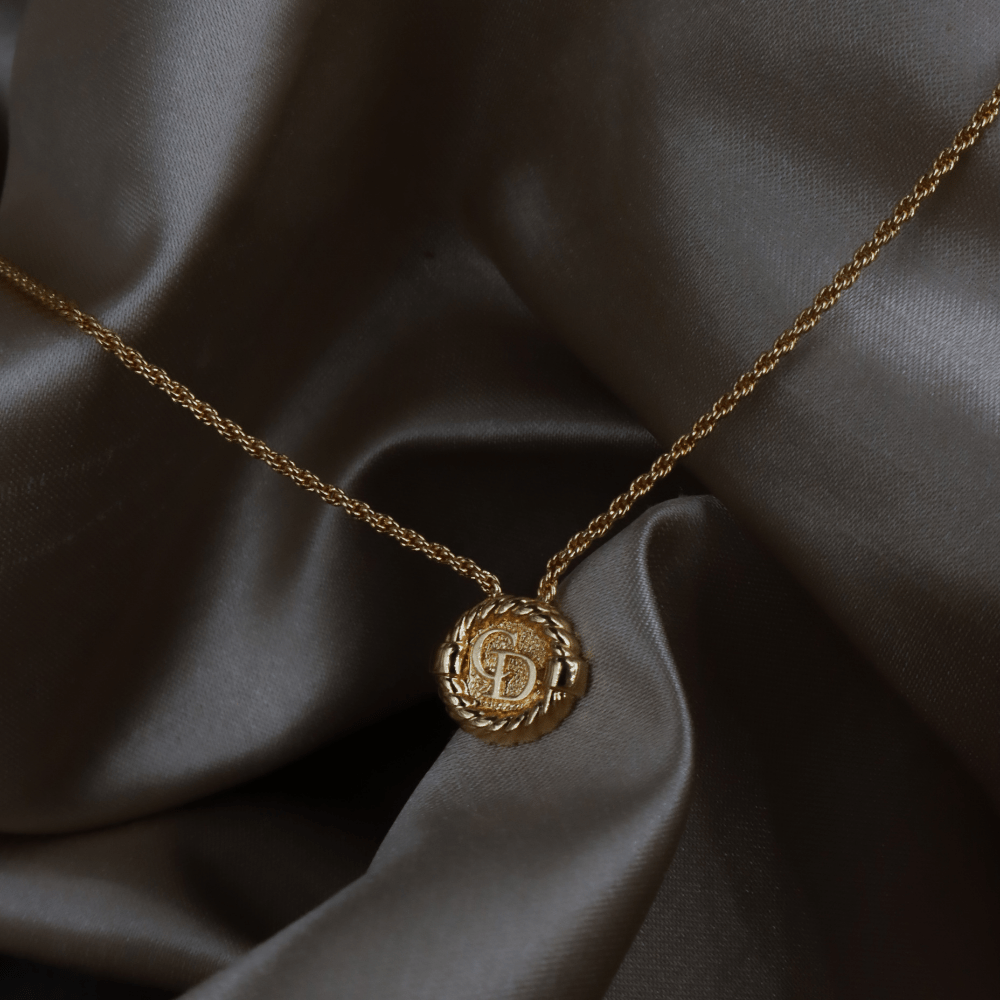 CHRISTIAN DIOR CD 繩紋圓牌金色項鏈｜未使用美品 - Vintasy項鏈