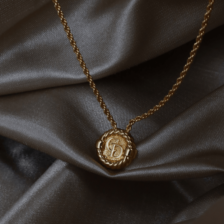 CHRISTIAN DIOR CD 繩紋圓牌金色項鏈｜未使用美品 - Vintasy項鏈