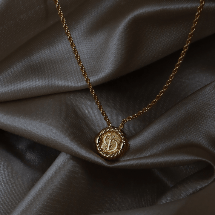 CHRISTIAN DIOR CD 繩紋圓牌金色項鏈｜未使用美品 - Vintasy項鏈