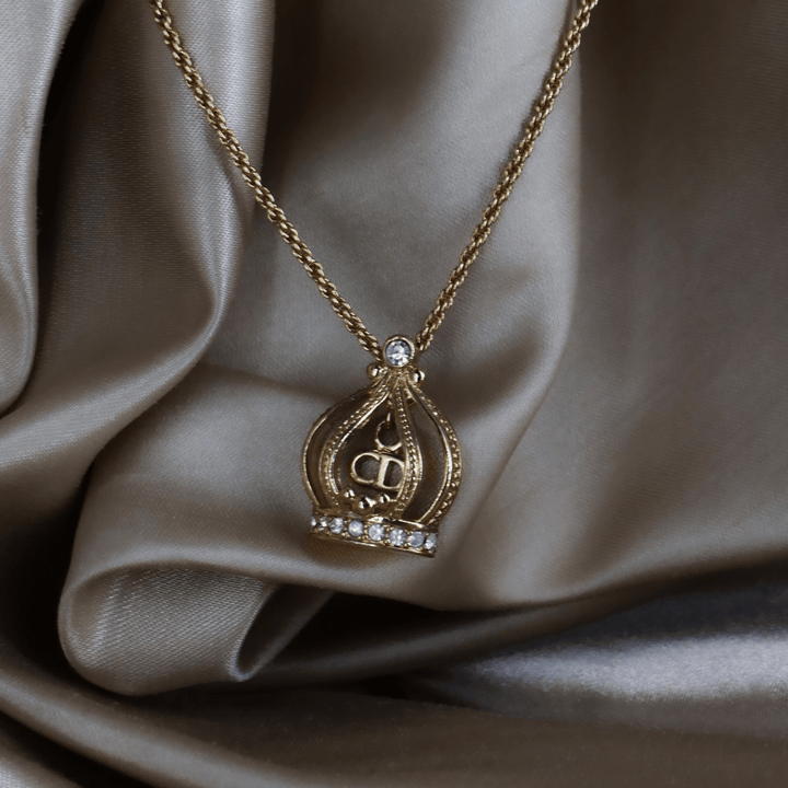 CHRISTIAN DIOR 皇冠造型 CD 閃石項鏈（金色）｜未使用級美品 ｜｜VINTASY 中古美品 ｜ 香港最大型中古首飾收藏店｜ DIOR ｜ 項鏈