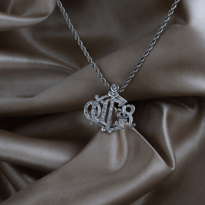 CHRISTIAN DIOR 極罕銀色華麗巴洛克水晶CD馬車吊墜項鏈｜未使用美品 - Vintasy項鏈