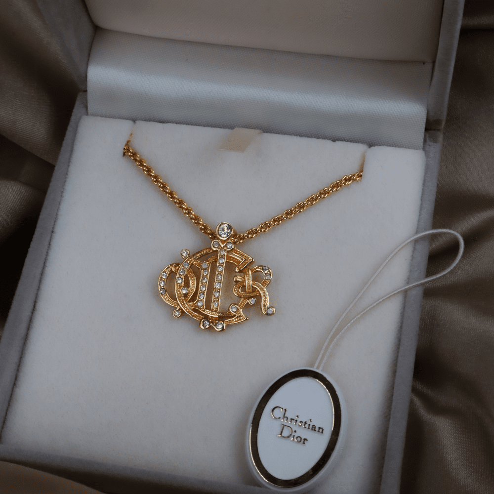 CHRISTIAN DIOR 華麗巴洛克水晶CD馬車吊墜項鏈｜未使用美品 - Vintasy項鏈