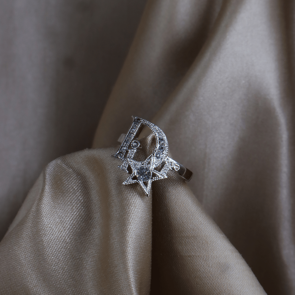 CHRISTIAN DIOR D Logo 星星水晶戒指｜秒殺熱賣 - Vintasy