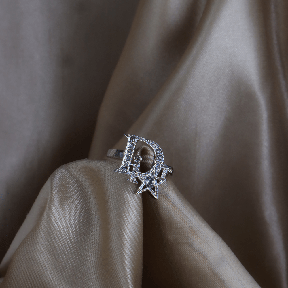 CHRISTIAN DIOR D Logo 星星水晶戒指｜秒殺熱賣 - Vintasy