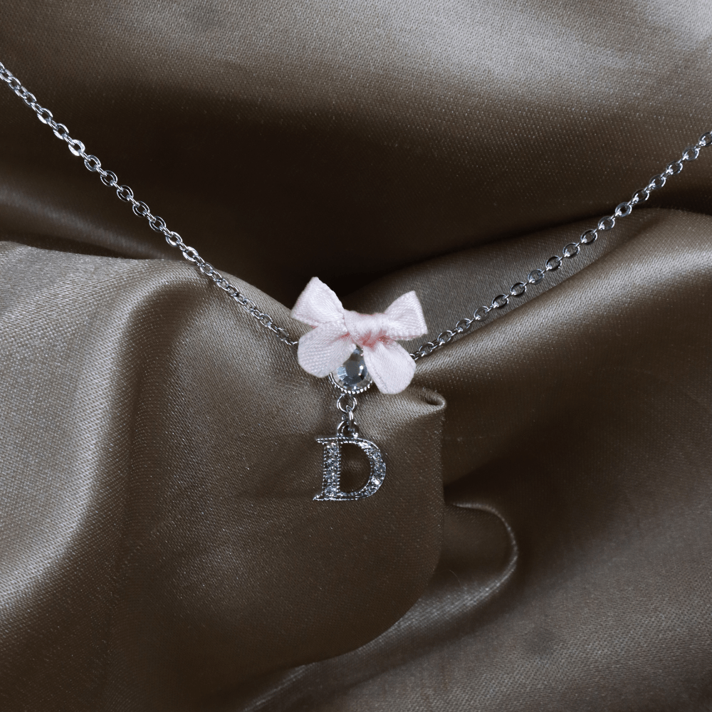 CHRISTIAN DIOR 蝴蝶結 D Logo 水晶項鏈 - Vintasy項鏈