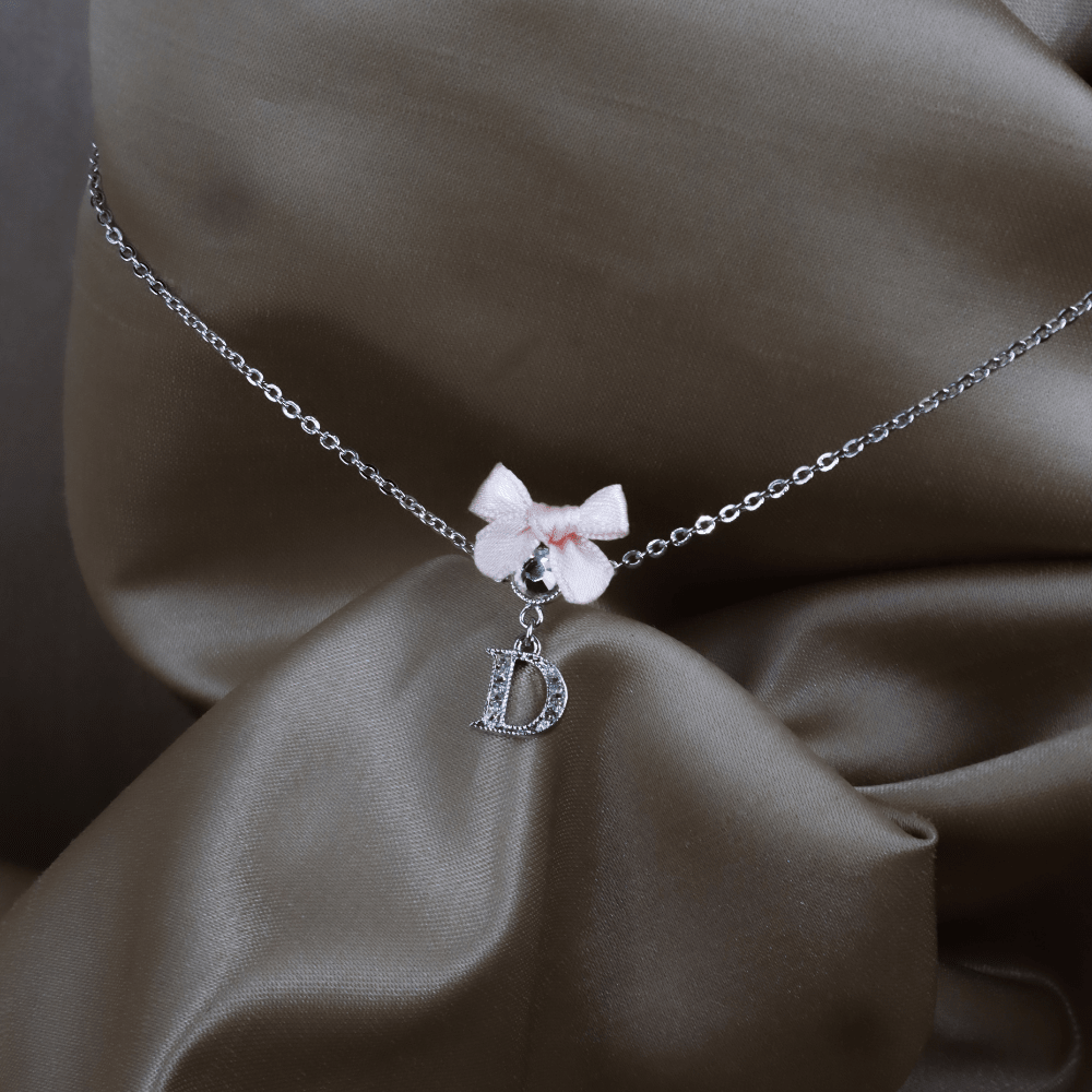 CHRISTIAN DIOR 蝴蝶結 D Logo 水晶項鏈 - Vintasy項鏈