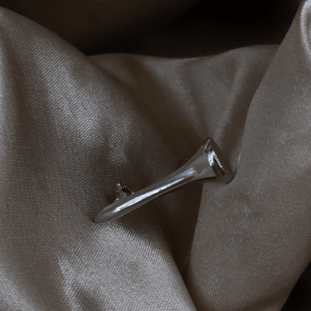Christian Dior Dior 銀色釘子造型扣針（Nail Stick Pin） - Vintasy扣針