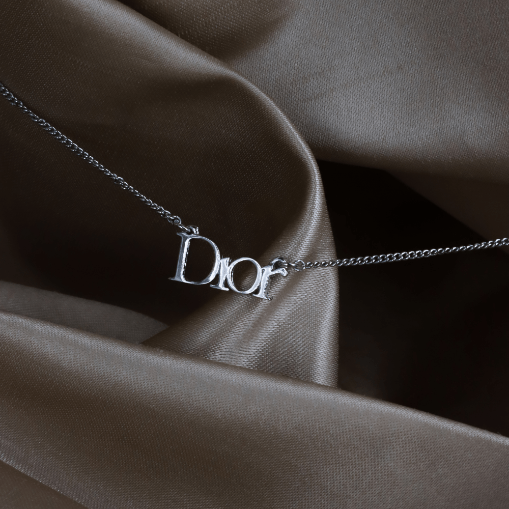 CHRISTIAN DIOR 銀色DIOR字母標誌項鏈 - Vintasy