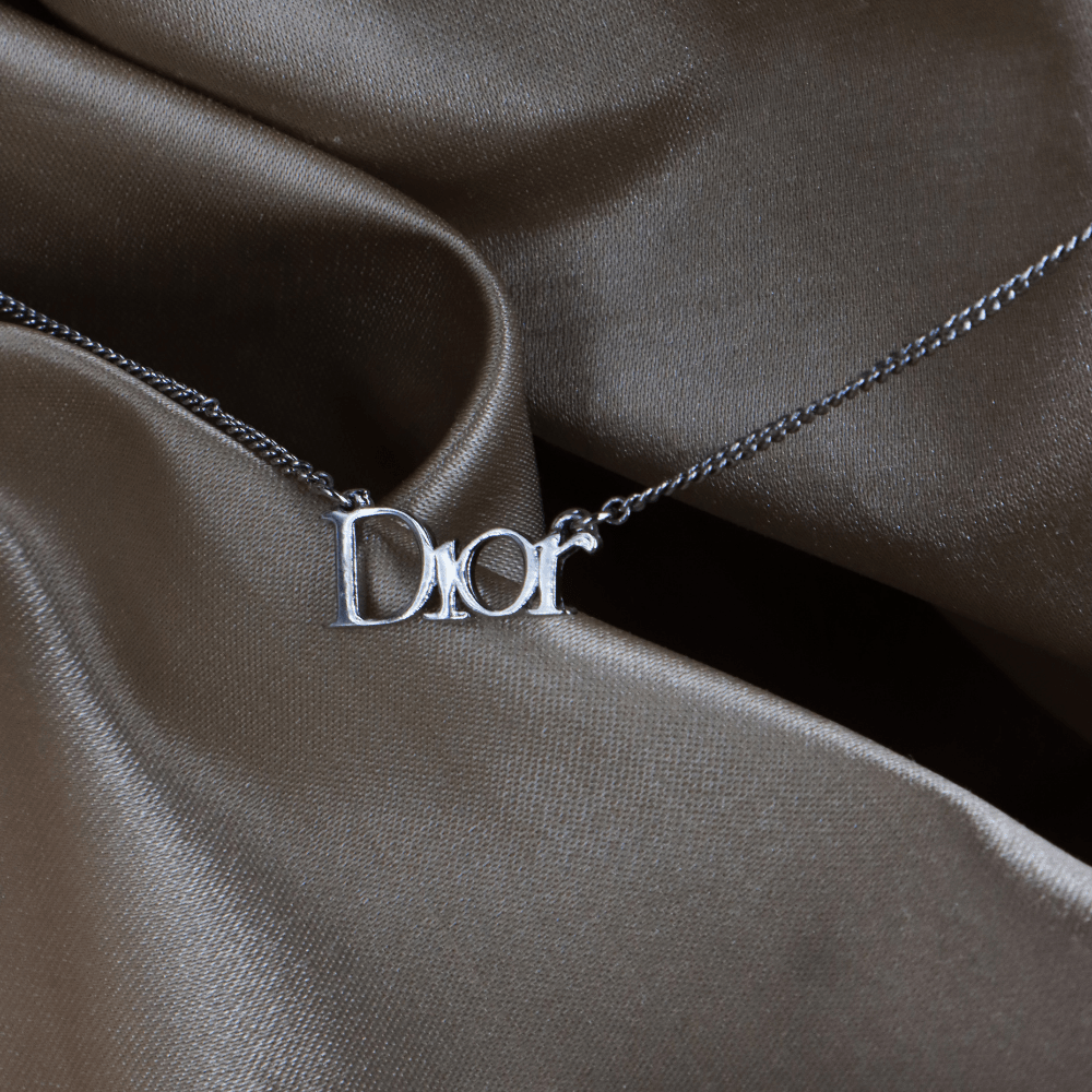 CHRISTIAN DIOR 銀色DIOR字母標誌項鏈 - Vintasy