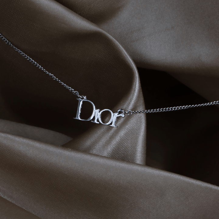 CHRISTIAN DIOR 銀色DIOR字母標誌項鏈 - Vintasy