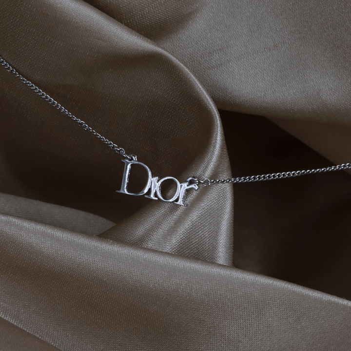CHRISTIAN DIOR 銀色DIOR字母標誌項鏈 - Vintasy