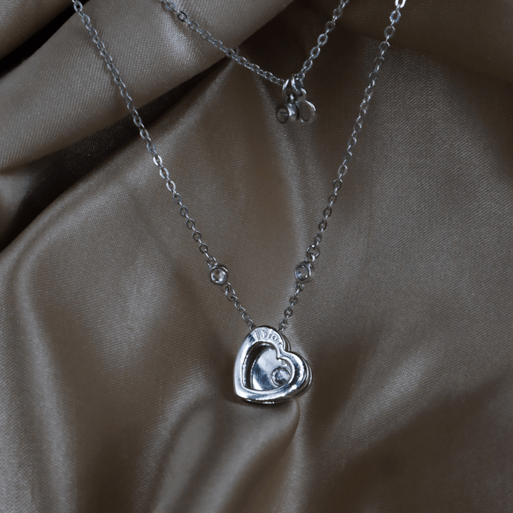 CHRISTIAN DIOR Floating Heart 鏤空水晶心型鎖骨項鏈 ｜ 2000年代 - Vintasy